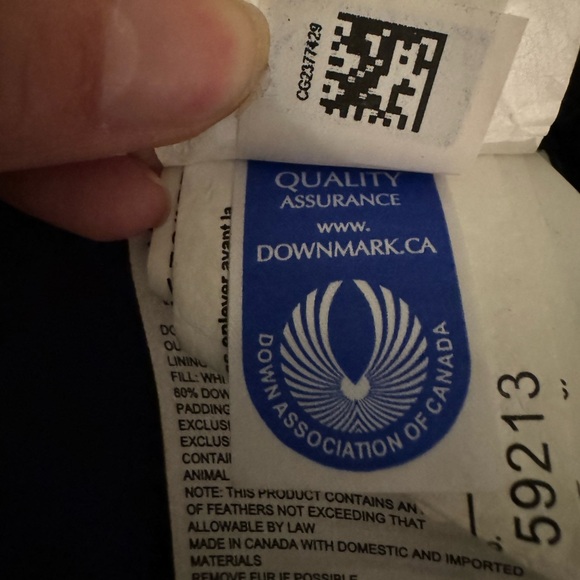 Black Canada Goose Lorette Parka with original coyote fur - Picture 3 of 14